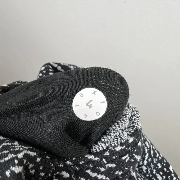 Lululemon Wunder Under Pant Leggings Size 4 Luon Ripple Black White Athletic - Picture 3 of 8